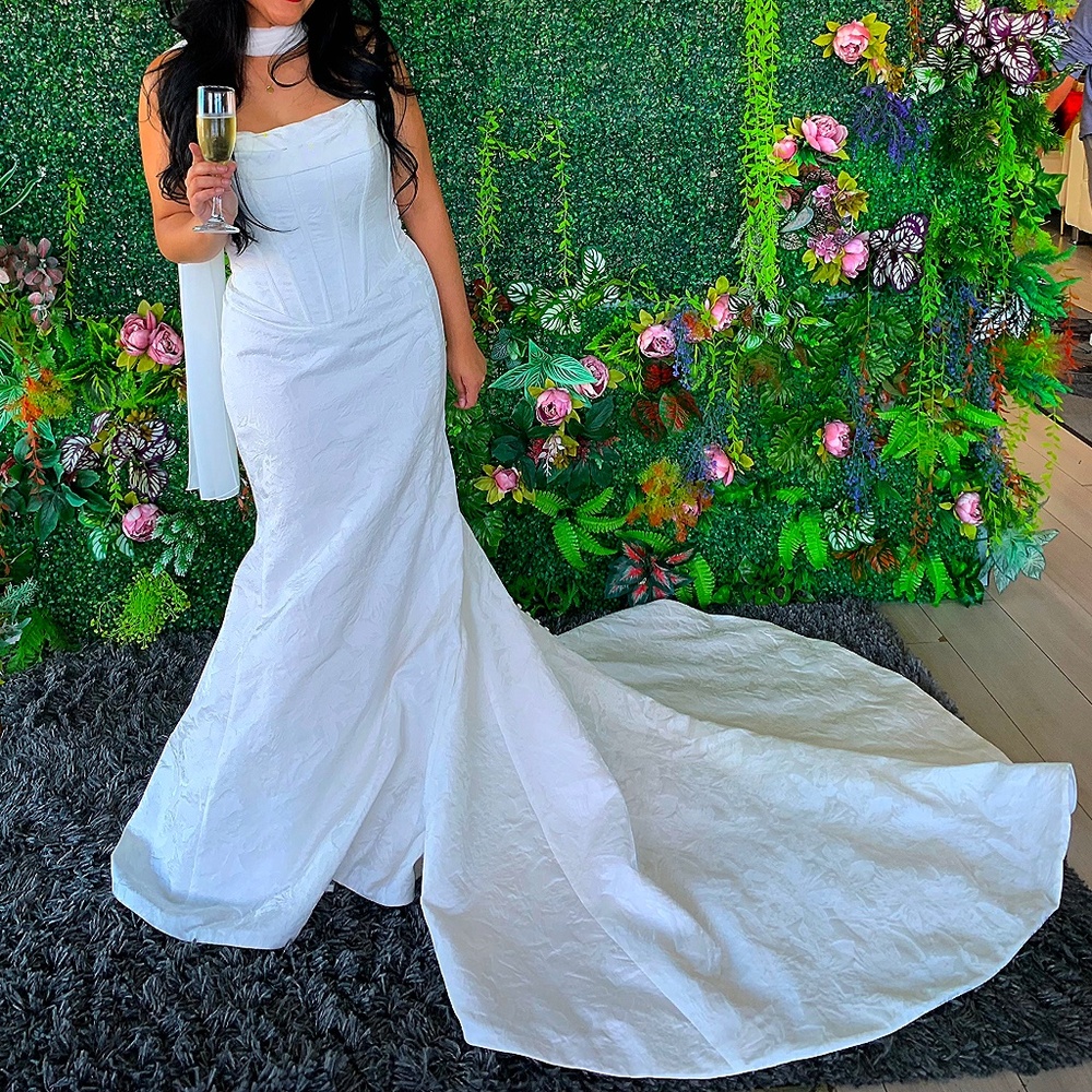 Wedding dress